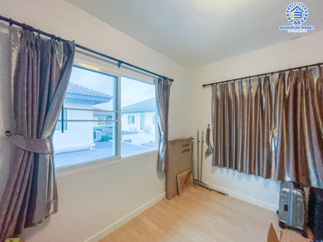 *****บ้านเดี่ยวมือสอง ม. อินนิซิโอ ปิ่นเกล้า-ศาลายา เนื้อที่ 50.40 ตร.ว. มาพร้อมฟังก์ชัน 3 ห้องนอน 2 ห้องน้ำ บ้านสวยพร้อมเข้าอยู่ *แถมเครื่องปรับอากาศ 1 เครื่อง บนทำเลเชื่อมต่อถนนหลายเส้นทาง ใกล้เซ็นทรัลศาลายา และทางด่วน "กาญจนาภิเษก"